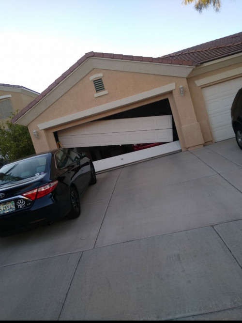 Best-Garage-Door-Repair-Las-Vegas-NV-_-American-Veteran-Garage-Doors.jpg