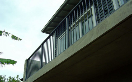 Glass-and-aluminum-balustrades.jpg