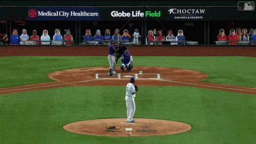 Lance-Lynn-1st-pitch-vs-COL-7-24-2020.gif