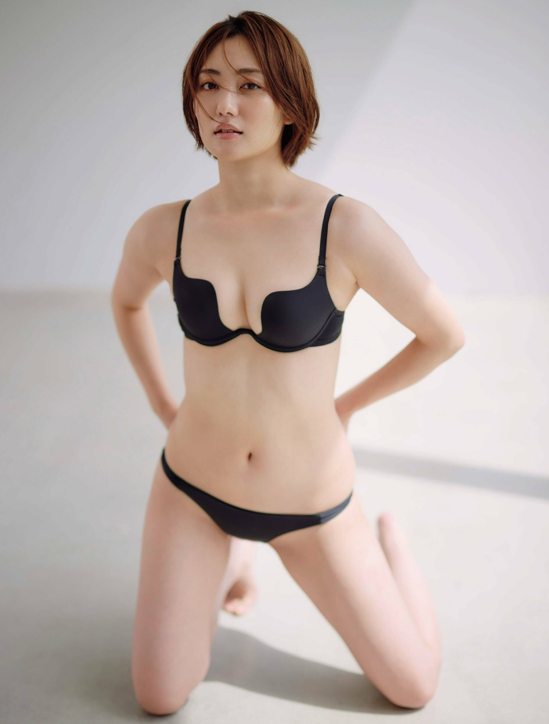 오쿠야마 카즈사(奥山かずさ, おくやま かずさ) - 프라이데이 2023 1/6•13