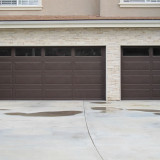 plainlight-brown-long-panel-garage-door