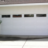 plainlight-long-panel-white-garage-door